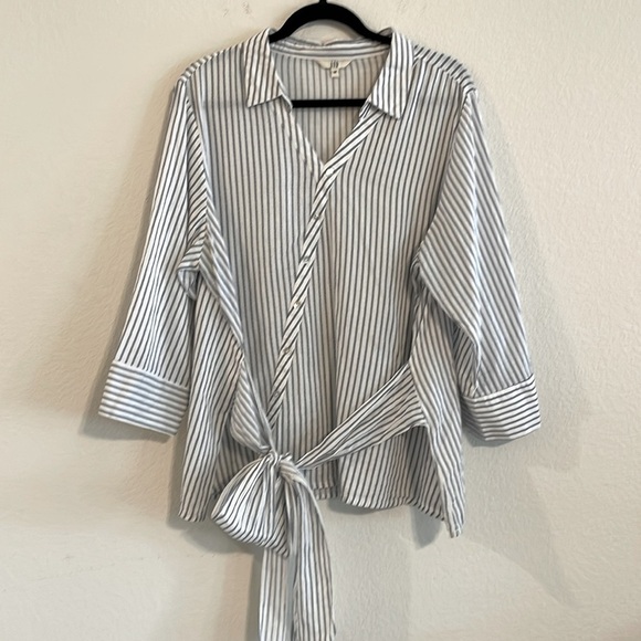 AND Women Button Front Shirt Size 18 White & Blue Stripe 100% Cotton Preppy - Picture 1 of 13